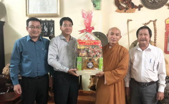 Ninh Thuận: Lãnh đạo tỉnh thăm và chúc mừng Lễ Phật đản năm 2022